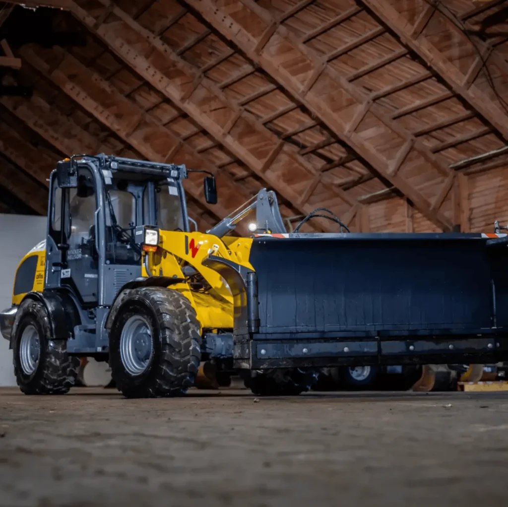 Bravo Rent Rataslaadur Wacket Neusson WL44 juhiga