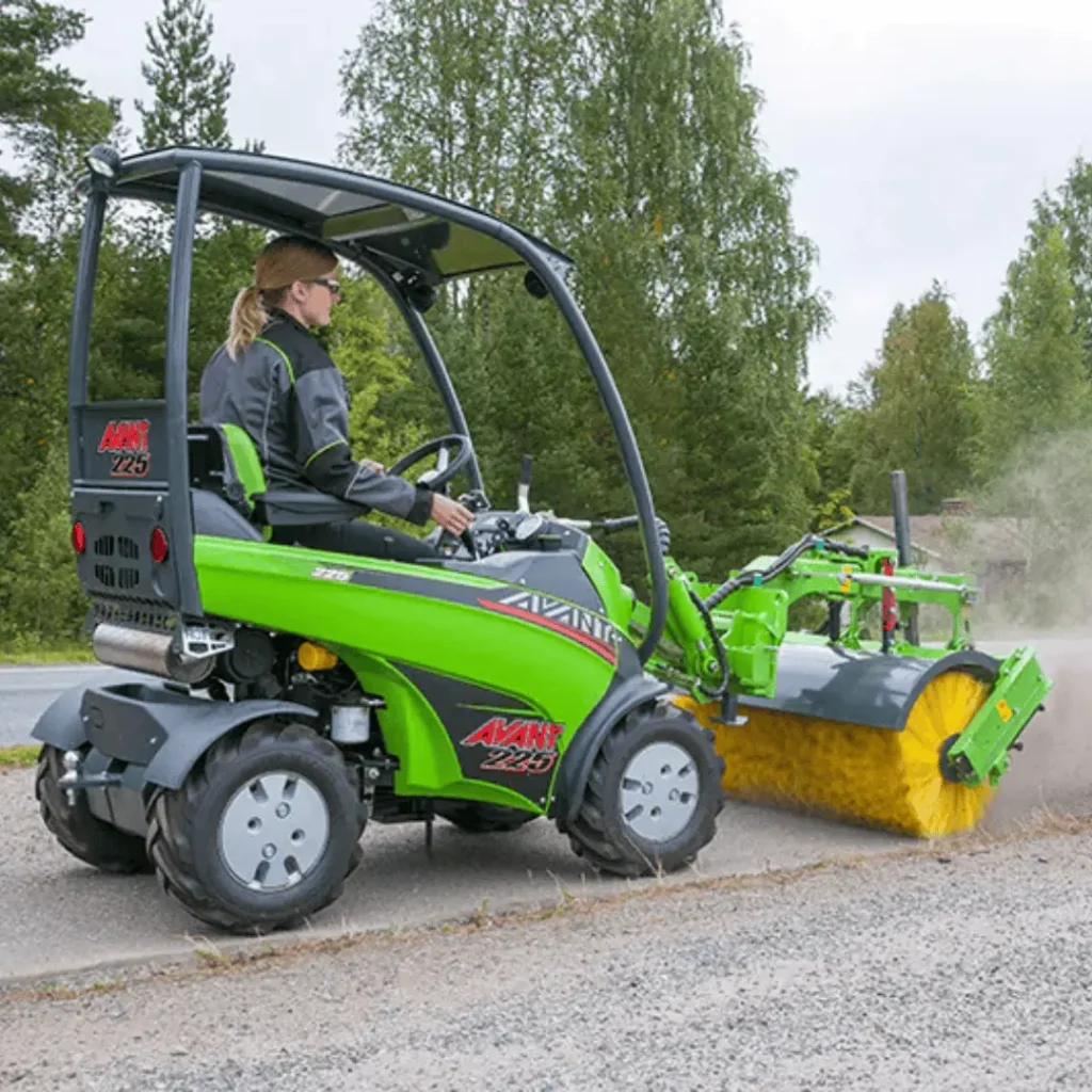 Bravo Rent laadurite rent Avant 226 minilaadur Sakus Tallinnas Harjumaal