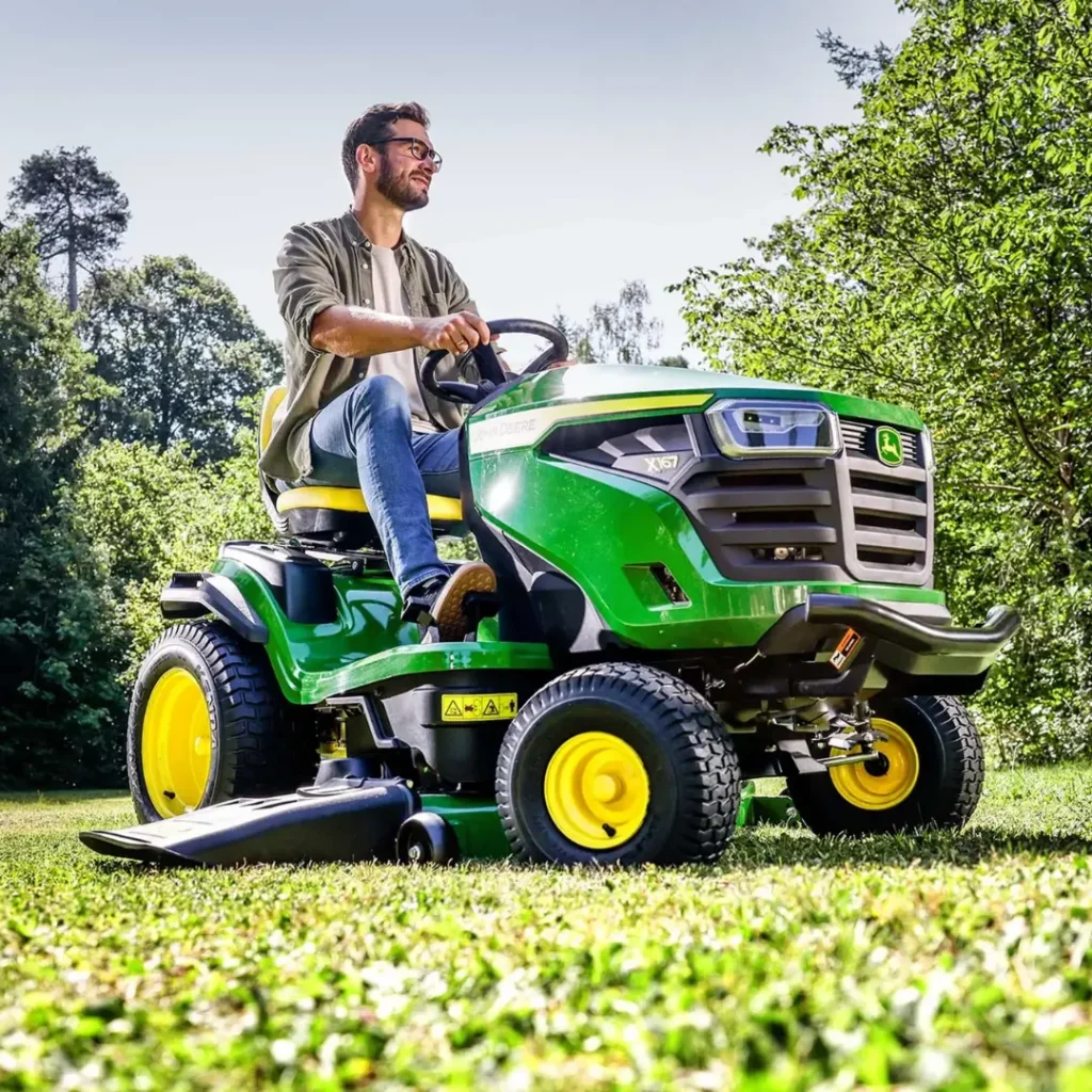 Bravo Rent John Deere X167 murutraktor