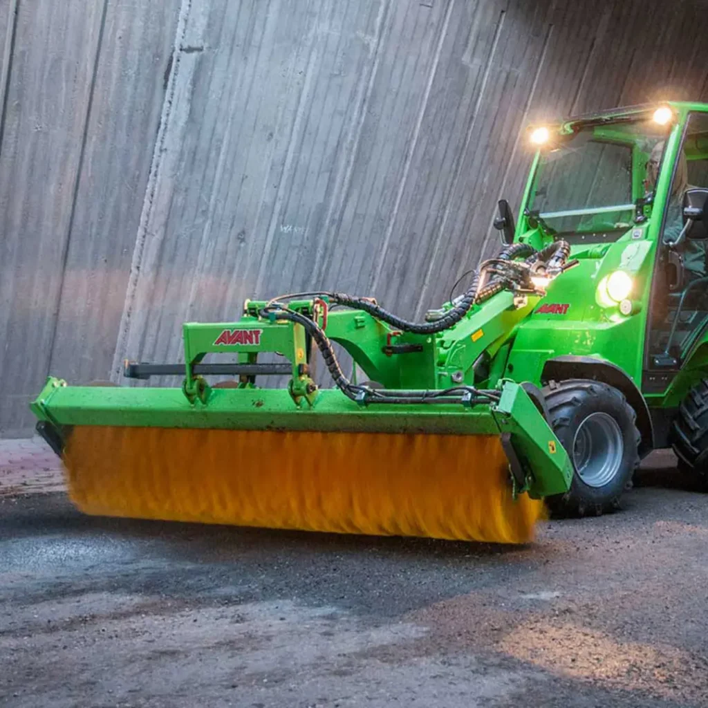 Bravo Rent teenused tänavate harjamine